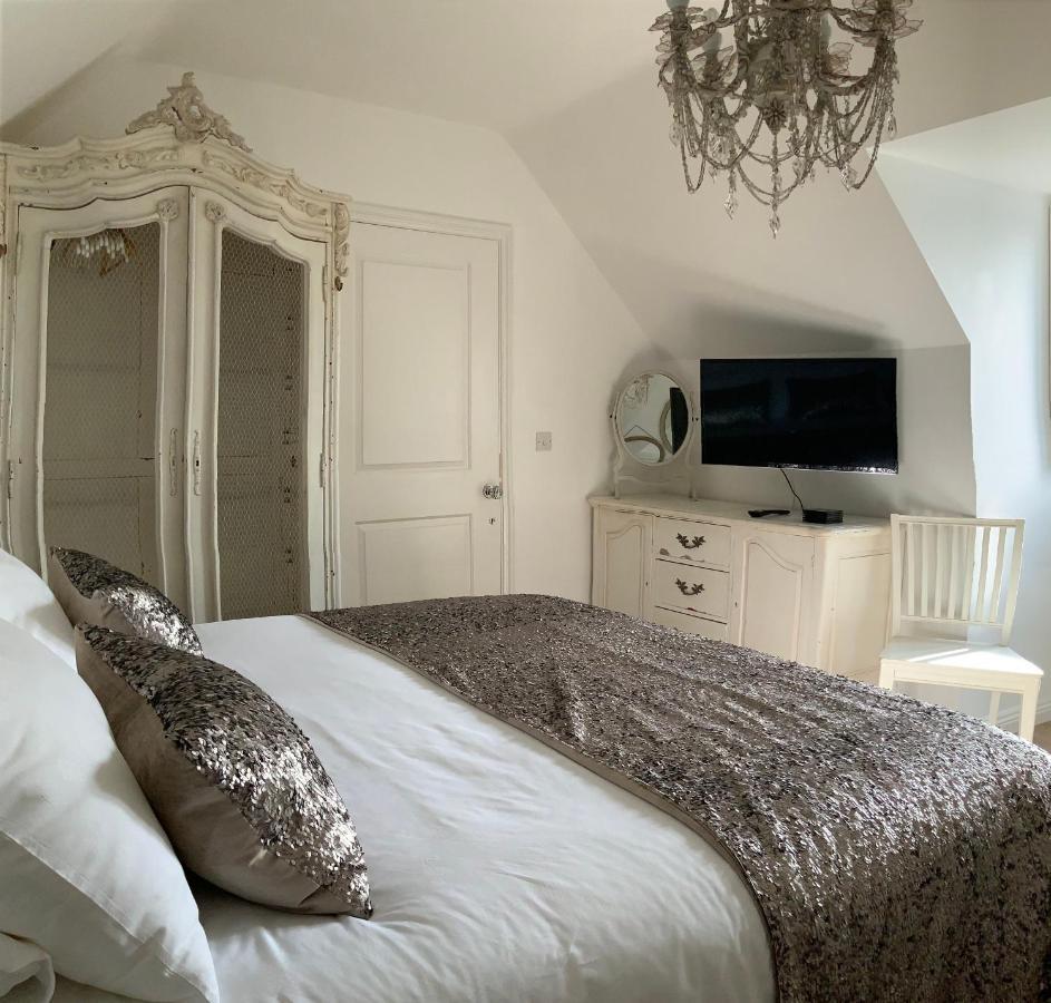 Harford En-suite